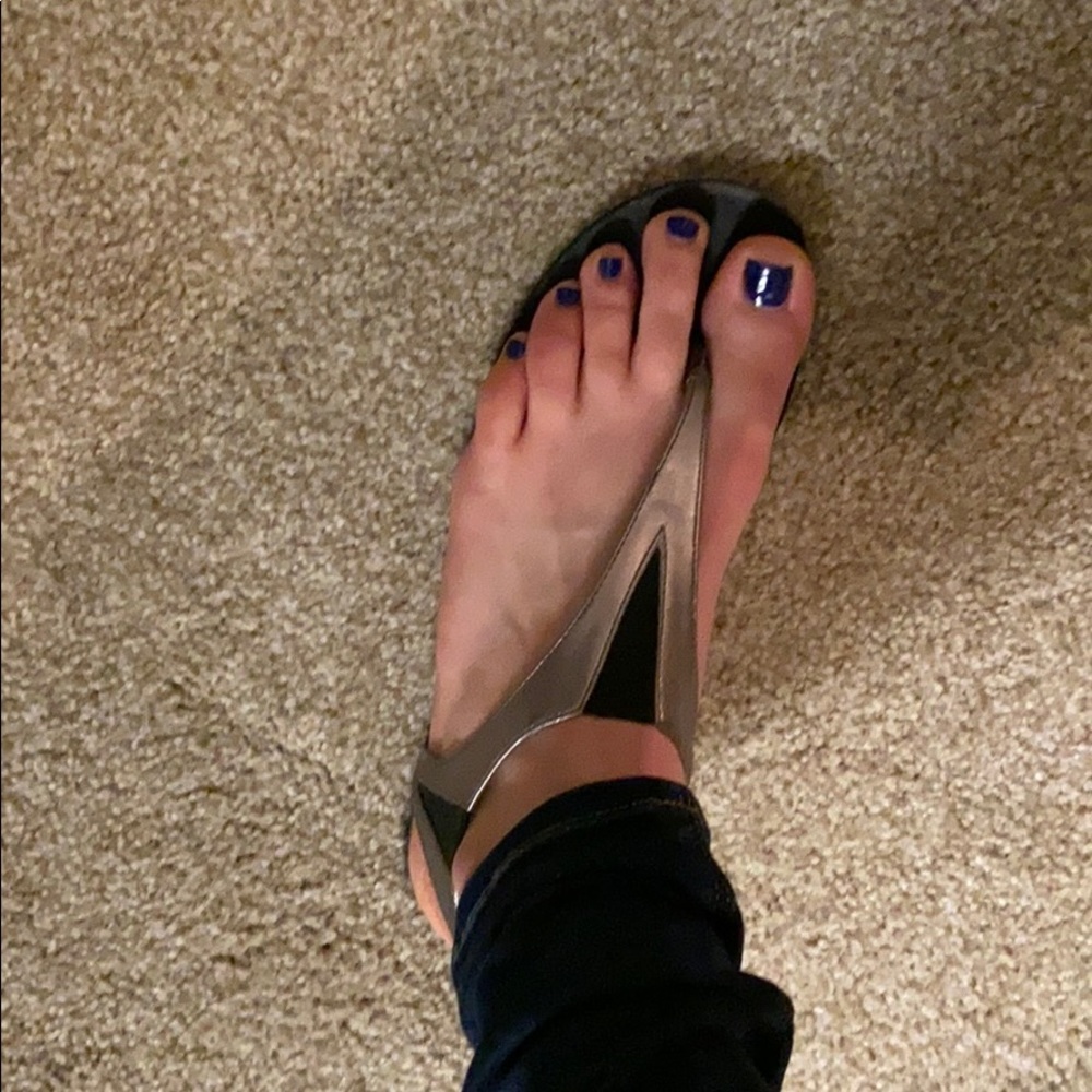 BCBG sandals - Picture 6 of 6